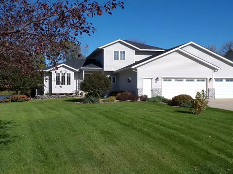 3011 Wells Lake Dr, Faribault, MN 55021