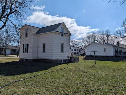 413 Mason St, Marshall, MN 56258 photo 3
