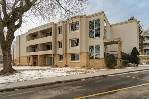 354 Elton Hills Dr NW #37, Rochester, MN 55901