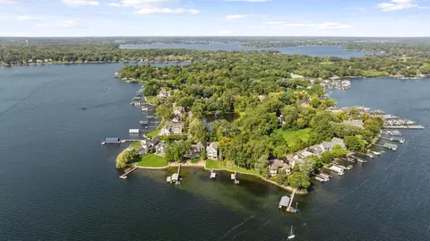 View/Area - 245 Lakeview Ave, Tonka Bay, MN 55331 photo 5 of 7