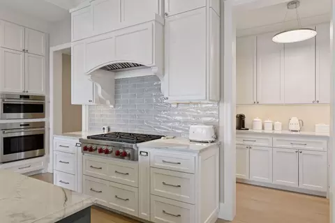 Kitchen - 245 Lakeview Ave, Tonka Bay, MN 55331 photo 6 of 6
