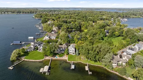 View/Area - 245 Lakeview Ave, Tonka Bay, MN 55331 photo 3 of 7