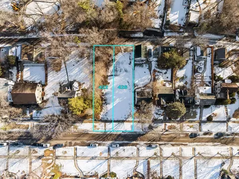 422 Woodlawn Ave, Saint Paul, MN 55105