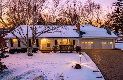 10000 Maple Cir, Bloomington, MN 55431