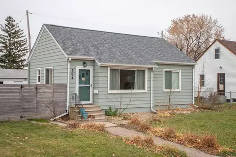 584 Pelham Blvd, Saint Paul, MN 55104