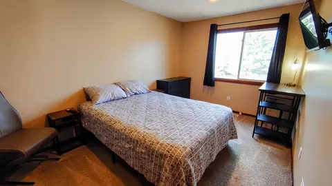 Bedroom - 4584 Cinnamon Ridge Trl, Eagan, MN 55122 photo 2 of 4