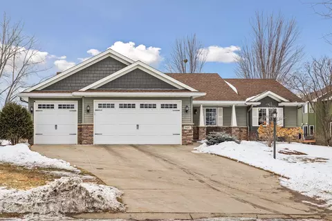 9487 208th St W, Lakeville, MN 55044