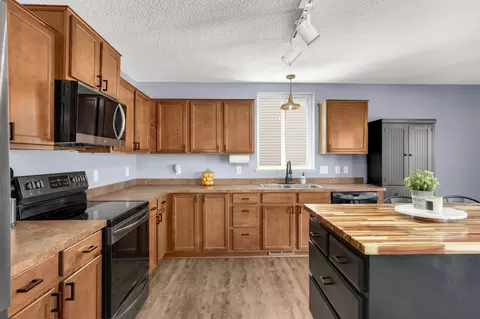 Kitchen - 532 Summit Ln, Dundas, MN 55019 photo 3 of 4