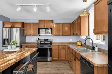 Kitchen - 532 Summit Ln, Dundas, MN 55019 photo 2 of 4