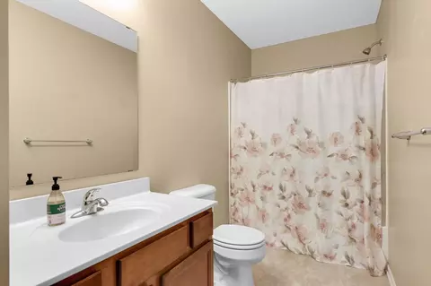 Bath - 532 Summit Ln, Dundas, MN 55019 photo 3 of 3