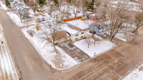 401 6th St SE, Little Falls, MN 56345