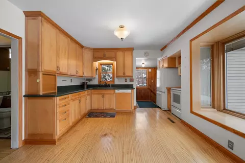 Kitchen - 5375 Eureka Rd, Excelsior, MN 55331 photo 3 of 3