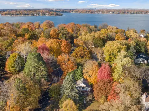 View/Area - 5375 Eureka Rd, Excelsior, MN 55331 photo 2 of 5