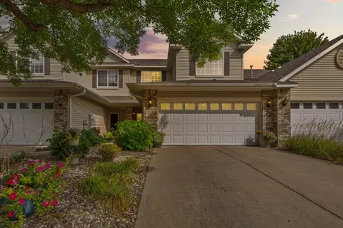 1817 Sunset Dr, Northfield, MN 55057