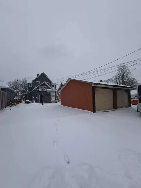 263 E King St, Winona, MN 55987 photo 2