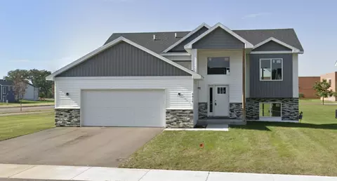 6818 376th St, North Branch, MN 55056