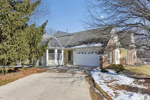 1261 Pond View Ln, White Bear Township, MN 55110