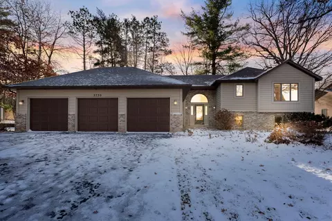 2730 Evergreen Cir, White Bear Lake, MN 55110