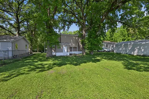 Exterior - 108 Maple St, Jackson, MN 56143 photo 4 of 6