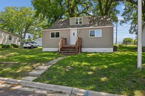 Exterior - 108 Maple St, Jackson, MN 56143 photo 2 of 6