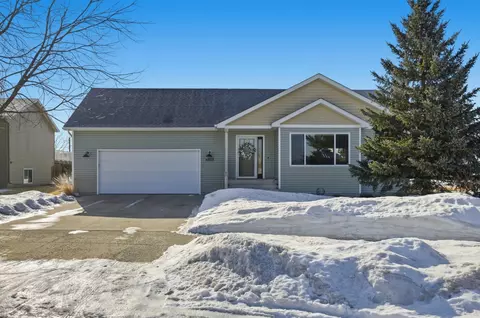 1573 43rd Ave S, Moorhead, MN 56560