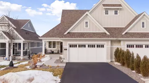47 Spring Farm Rd, North Oaks, MN 55127
