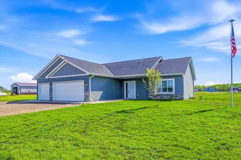 8594 Dolphin Rd, Princeton, MN 55371