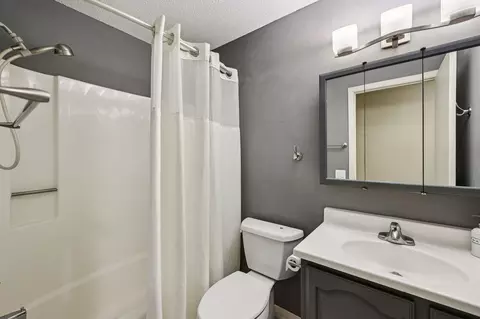 Bath - 3425 Golfview Dr #216, Eagan, MN 55123 photo 2 of 2
