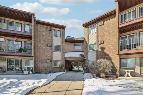 3425 Golfview Dr #216, Eagan, MN 55123