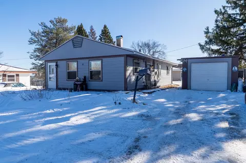 39 Edison Blvd, Silver Bay, MN 55614