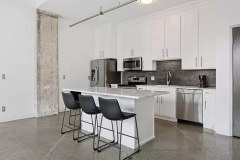 350 Saint Peter St #908, Saint Paul, MN 55102