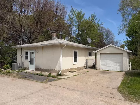 118 13th Ave S, South Saint Paul, MN 55075