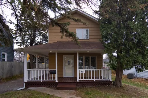 38 Winona St W, Saint Paul, MN 55107