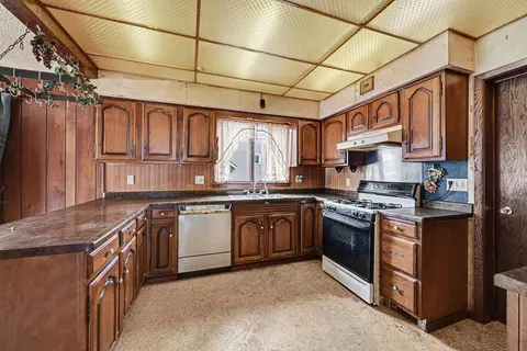 Kitchen - 609 Forest St, Kenyon, MN 55946 photo 1 of 2
