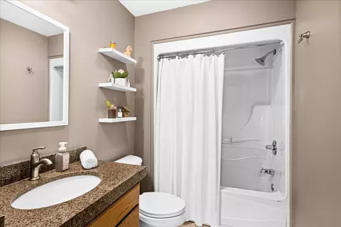 Bath - 5224 Falcon Dr, Hermantown, MN 55811 photo 1 of 5