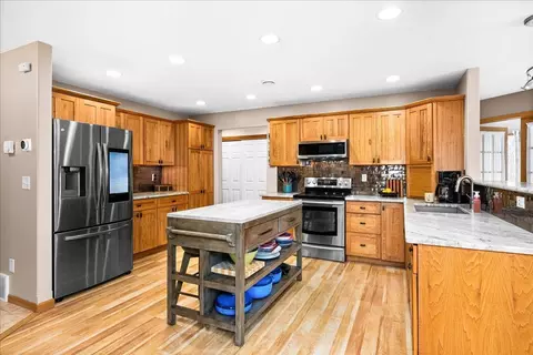 Kitchen - 5224 Falcon Dr, Hermantown, MN 55811 photo 4 of 5