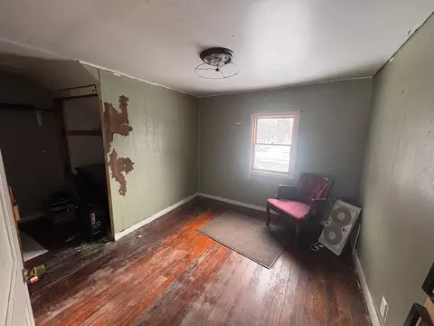 Bedroom - 109 E 9th St, Morris, MN 56267 photo 2 of 4
