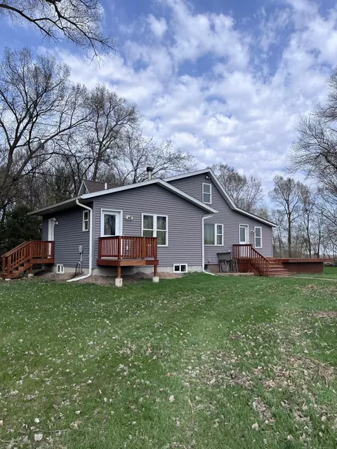 21510 430th Ave, Morris, MN 56267