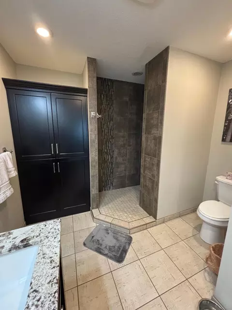 Bath - 37485 155th Ave, Eagle Bend, MN 56446 photo 4 of 7
