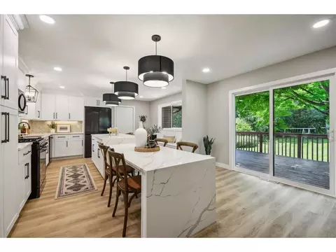 6860 Rosemary Rd, Eden Prairie, MN 55346