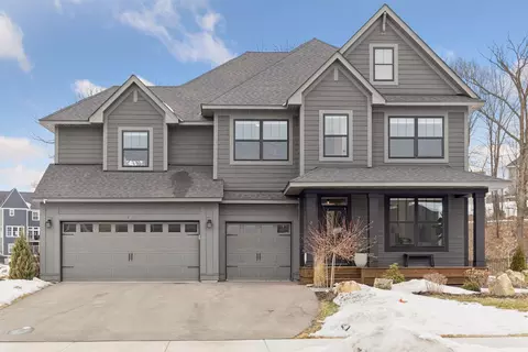 5450 Rolling Hills Pkwy, Chaska, MN 55318