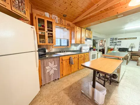 702 E Beech Ave, Fergus Falls, MN 56537 photo 7