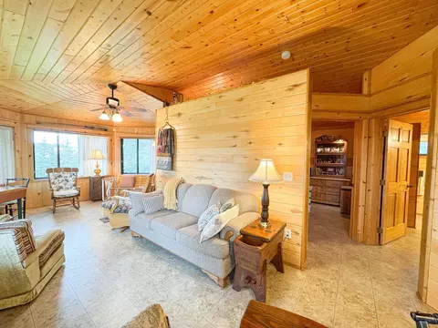 702 E Beech Ave, Fergus Falls, MN 56537 photo 3
