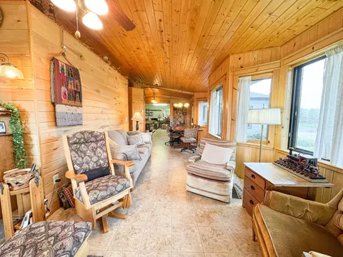 702 E Beech Ave, Fergus Falls, MN 56537 photo 5