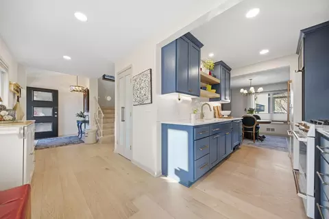 2648 Mackubin St, Roseville, MN 55113