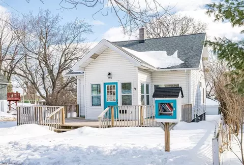 2502 W 15th St, Duluth, MN 55806