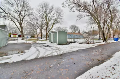 Exterior - 1045 33rd Ave N, Saint Cloud, MN 56303 photo 6 of 7