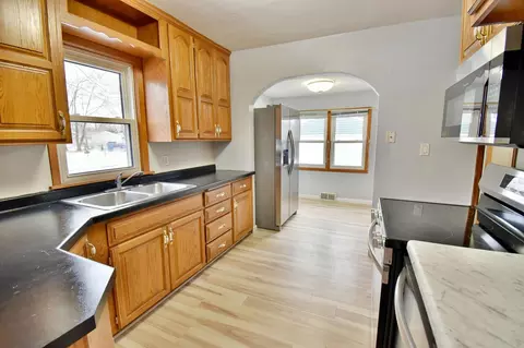Kitchen - 1045 33rd Ave N, Saint Cloud, MN 56303 photo 6 of 7