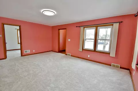 Living - 1045 33rd Ave N, Saint Cloud, MN 56303 photo 4 of 5