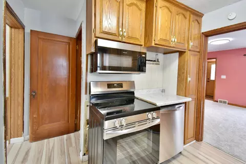 Kitchen - 1045 33rd Ave N, Saint Cloud, MN 56303 photo 2 of 7